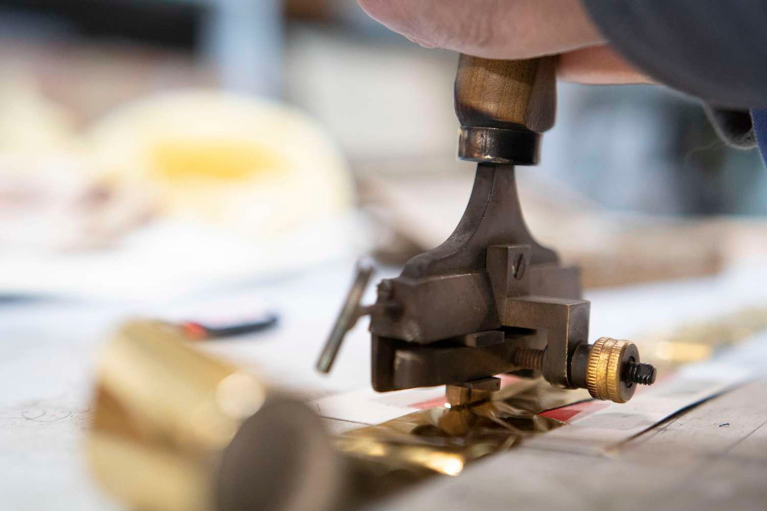 impressione-foglia-oro